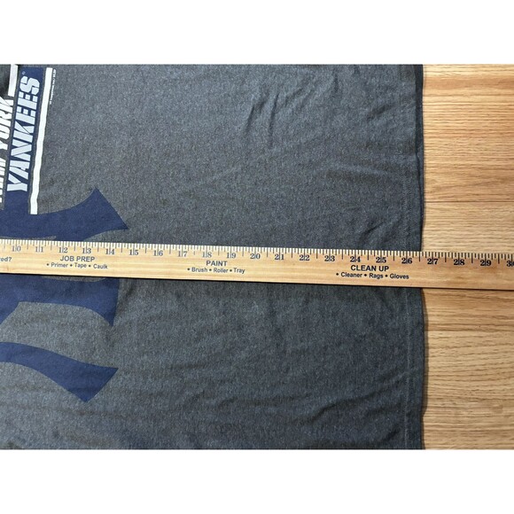 N.Y. Yankees Baseball MLB  Majestic Mens Size M Gray T-Shirt Genuine Merchandise - Picture 6 of 8